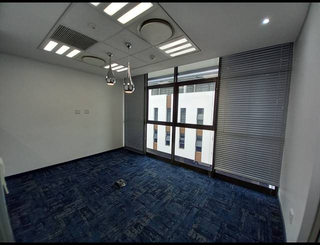 2,501M² OFFICE TO LET IN BRYANSTON